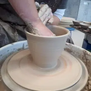 TOČENÍ NA HRNČÍŘSKÉM KRUHU - ČTVRTEK 16:30 OD 22.1.