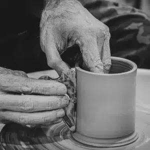 JEDNODENNÍ INTENZIVNÍ KURZ TOČENÍ NA HRNČÍŘSKÉM KRUHU 14.2.